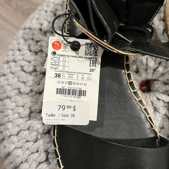 Zara Leather Sandal - Picture 3 of 4